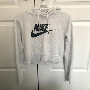 Nike Sportswear Women's Essential Cropped Hoodie
